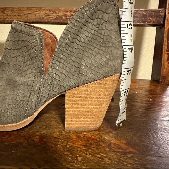 Jeffrey Campbell Rosalee Taupe Snake Embossed Leather Ankle Boots - Picture 11 of 13